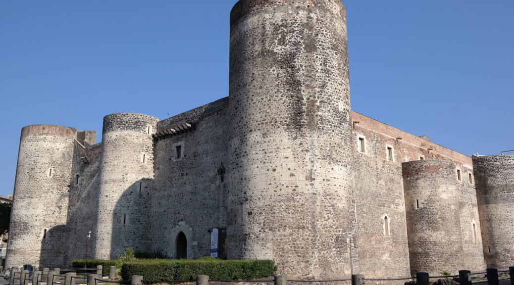 Castello Ursino in Piazza Federico di Svevia